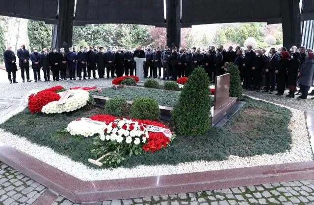8. Cumhurbaşkanı Turgut Özal, vefatının 28. yılında kabri başında anıldı 8. Cumhurbaşkanı Turgut Özal, vefatının 28. yılında kabri başında anıldı