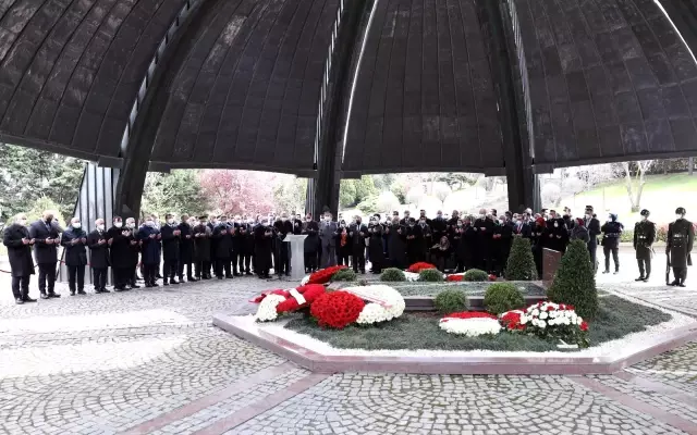 8. Cumhurbaşkanı Turgut Özal, vefatının 28. yılında kabri başında anıldı 8. Cumhurbaşkanı Turgut Özal, vefatının 28. yılında kabri başında anıldı