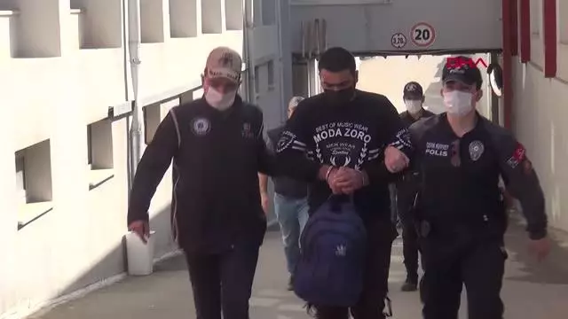 ADANA'DAKİ DEAŞ OPERASYONUNDA SÖZDE MUSUL EMİRİ YAKALANDI ADANA'DAKİ DEAŞ OPERASYONUNDA SÖZDE MUSUL EMİRİ YAKALANDI