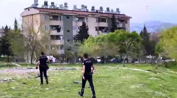 ADIYAMAN'DA İKİ AİLE ARASINDA KAVGA 6 GÖZALTI ADIYAMAN'DA İKİ AİLE ARASINDA KAVGA 6 GÖZALTI