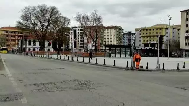 Son dakika: AFYONKARAHİSAR - Sokağa çıkma kısıtlamasına uyuluyor Son dakika: AFYONKARAHİSAR - Sokağa çıkma kısıtlamasına uyuluyor