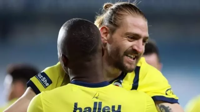 Asist yaptığı maçlarda takımına maç kaybettirmeyen Caner, istatistiklerde Messi'yi bile geride bıraktı Asist yaptığı maçlarda takımına maç kaybettirmeyen Caner, istatistiklerde Messi'yi bile geride bıraktı