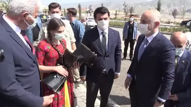 Bakan Karaismailoğlu, Hasankeyf'te incelemelerde bulundu Bakan Karaismailoğlu, Hasankeyf'te incelemelerde bulundu