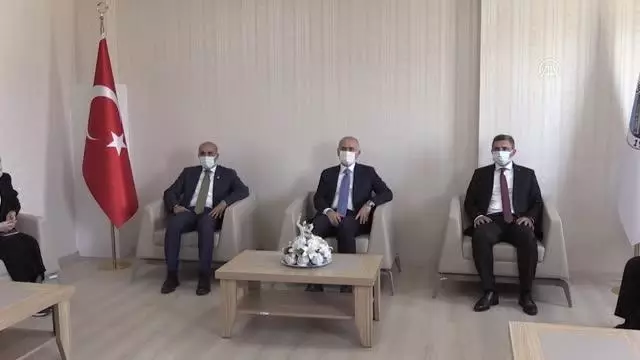 Bakan Karaismailoğlu, Hasankeyf'te incelemelerde bulundu Bakan Karaismailoğlu, Hasankeyf'te incelemelerde bulundu