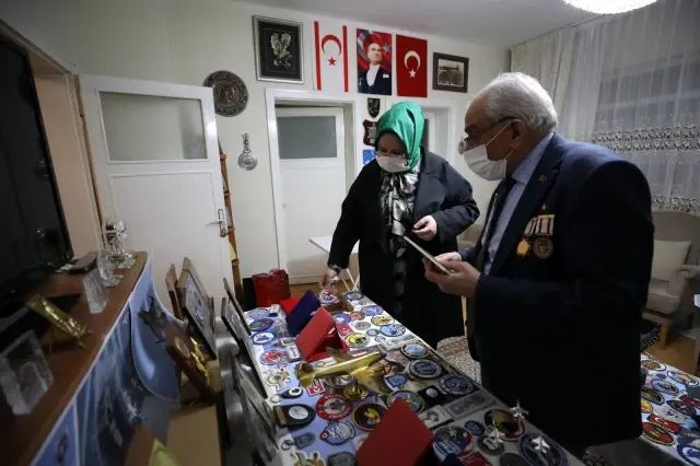 Son dakika haberi | Bakan Selçuk, iftarda 'Reşat Baba' olarak tanınan Kıbrıs Gazisi'nin evine konuk oldu Son dakika haberi | Bakan Selçuk, iftarda 'Reşat Baba' olarak tanınan Kıbrıs Gazisi'nin evine konuk oldu