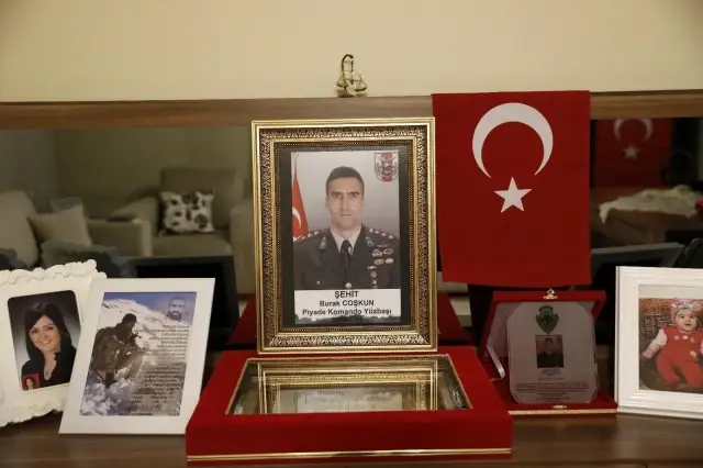Son dakika haberi | Bakan Selçuk, iftarda 'Reşat Baba' olarak tanınan Kıbrıs Gazisi'nin evine konuk oldu Son dakika haberi | Bakan Selçuk, iftarda 'Reşat Baba' olarak tanınan Kıbrıs Gazisi'nin evine konuk oldu
