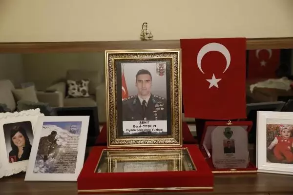 Bakan Selçuk, Kıbrıs Gazisi 'Reşat Baba'nın evinde iftar yaptı Bakan Selçuk, Kıbrıs Gazisi 'Reşat Baba'nın evinde iftar yaptı
