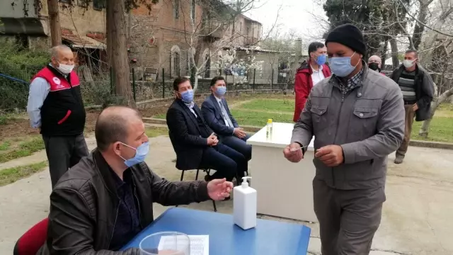 Balıkesir'de hayvancılara Merinos ırkı damızlık koç dağıtıldı Balıkesir'de hayvancılara Merinos ırkı damızlık koç dağıtıldı