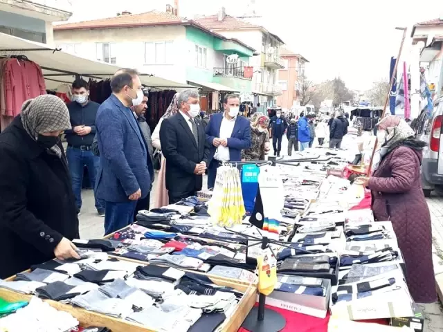Başkan Arif Teke: 'Halk pazarımız ilçe ekonomimiz için çok önemli' Başkan Arif Teke: 'Halk pazarımız ilçe ekonomimiz için çok önemli'