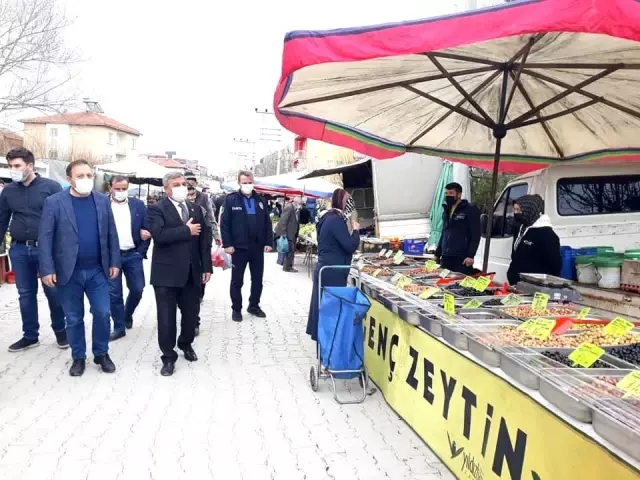 Başkan Arif Teke: 'Halk pazarımız ilçe ekonomimiz için çok önemli' Başkan Arif Teke: 'Halk pazarımız ilçe ekonomimiz için çok önemli'
