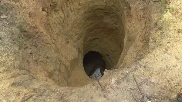 Belgrad Ormanı'nda define avı... Devasa çukur şaşkına çevirdi Belgrad Ormanı'nda define avı... Devasa çukur şaşkına çevirdi