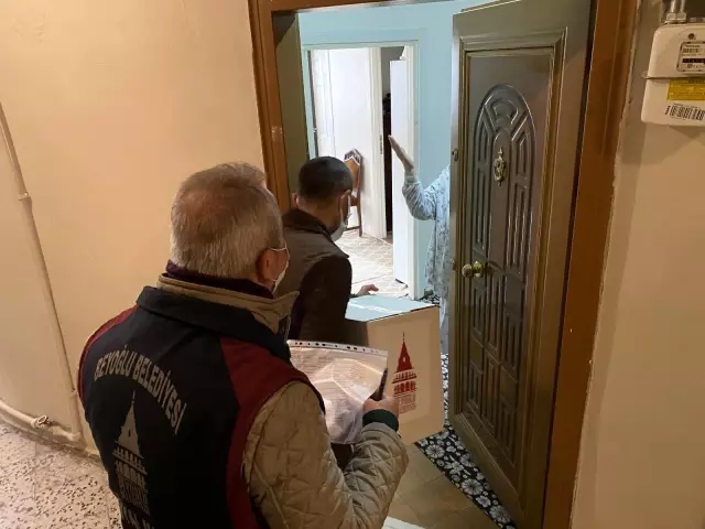 Beyoğlu'nda 4 bin 500 aileye gıda yardımı Beyoğlu'nda 4 bin 500 aileye gıda yardımı