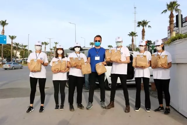 Bodrum Belediyesi iftara yetişemeyenlere kumanya dağıttı Bodrum Belediyesi iftara yetişemeyenlere kumanya dağıttı