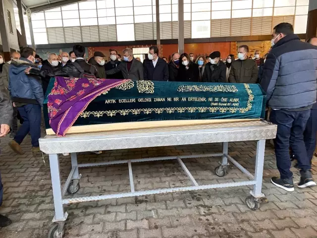 Covid-19'dan ölen 21 haftalık hamile İBB çalışanı son yolculuğuna uğurlandı Covid-19'dan ölen 21 haftalık hamile İBB çalışanı son yolculuğuna uğurlandı