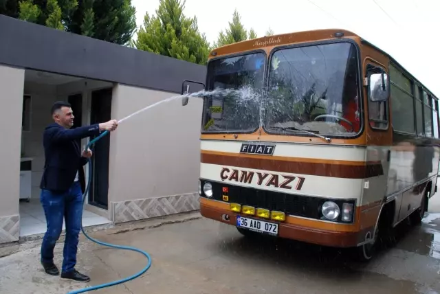 Ekmek teknelerini 30 yıl sonra karşılarında görünce gözyaşlarını tutamadılar Ekmek teknelerini 30 yıl sonra karşılarında görünce gözyaşlarını tutamadılar