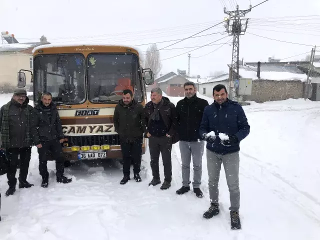 Ekmek teknelerini 30 yıl sonra karşılarında görünce gözyaşlarını tutamadılar Ekmek teknelerini 30 yıl sonra karşılarında görünce gözyaşlarını tutamadılar