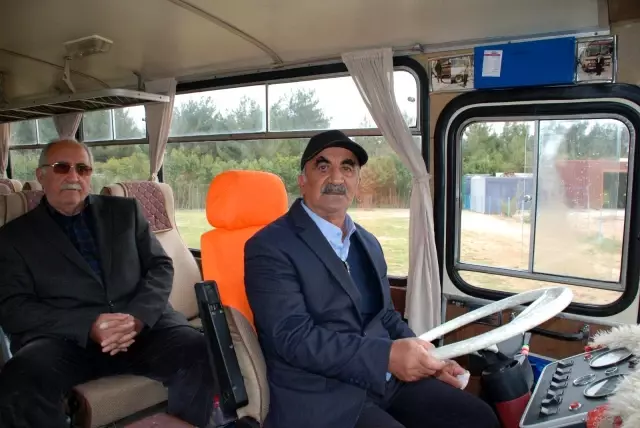 Ekmek teknelerini 30 yıl sonra karşılarında görünce gözyaşlarını tutamadılar Ekmek teknelerini 30 yıl sonra karşılarında görünce gözyaşlarını tutamadılar