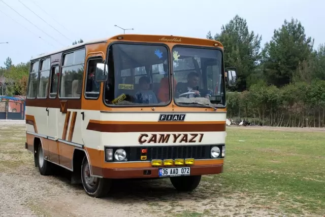 Ekmek teknelerini 30 yıl sonra karşılarında görünce gözyaşlarını tutamadılar Ekmek teknelerini 30 yıl sonra karşılarında görünce gözyaşlarını tutamadılar