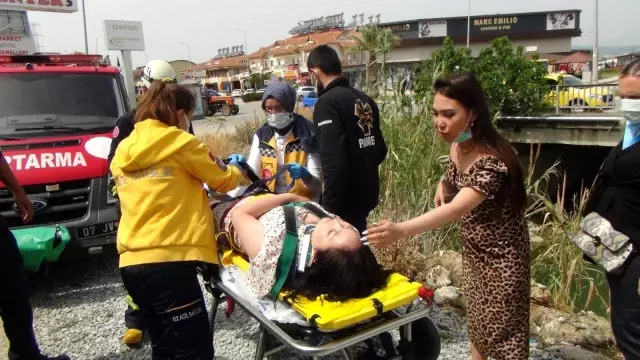 Elektrikli bisikletiyle dereye uçan kadın turist ölümden döndü Elektrikli bisikletiyle dereye uçan kadın turist ölümden döndü