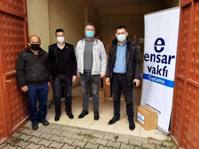 Ensar Vakfı'ndan ihtiyaç sahiplerine yardım Ensar Vakfı'ndan ihtiyaç sahiplerine yardım
