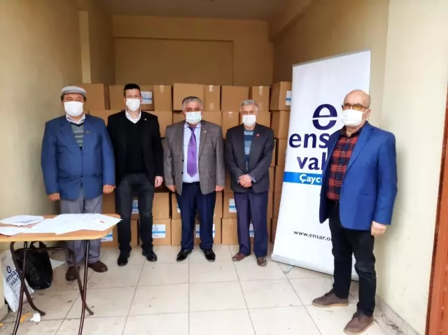 Ensar Vakfı'ndan ihtiyaç sahiplerine yardım Ensar Vakfı'ndan ihtiyaç sahiplerine yardım