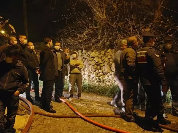 KARAMAN ERMENEK'TE 5 EV YANDI - KARAMAN ERMENEK'TE 5 EV YANDI -