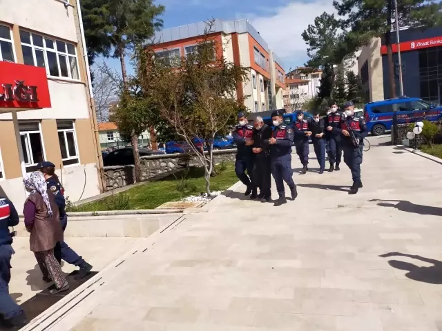 Evlilik çetesi bakıma muhtaç çocuğu olan veya yaşlı erkekleri hedef almış Evlilik çetesi bakıma muhtaç çocuğu olan veya yaşlı erkekleri hedef almış