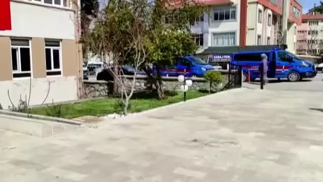 Evlilik vaadiyle 2 kişiyi dolandırdığı iddia edilen 4 şüpheli tutuklandı Evlilik vaadiyle 2 kişiyi dolandırdığı iddia edilen 4 şüpheli tutuklandı