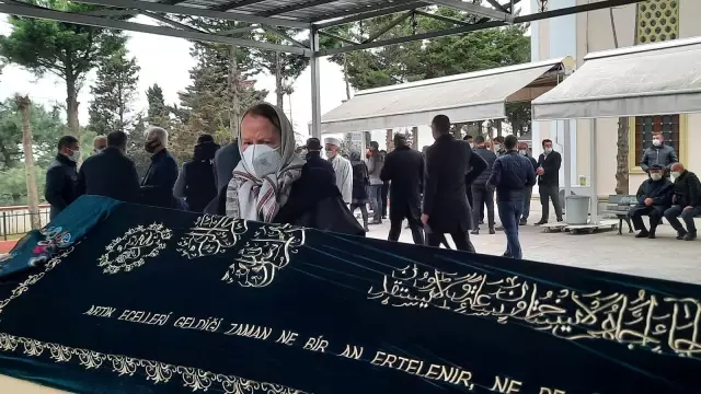 Hasan Polatkan'ın eşi Mutahharre Polatkan son yolculuğuna uğurlandı Hasan Polatkan'ın eşi Mutahharre Polatkan son yolculuğuna uğurlandı