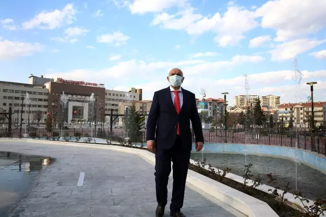 Havalar ısındı, Türk Dünyası Su ve Gül Meydanı canlandı Havalar ısındı, Türk Dünyası Su ve Gül Meydanı canlandı