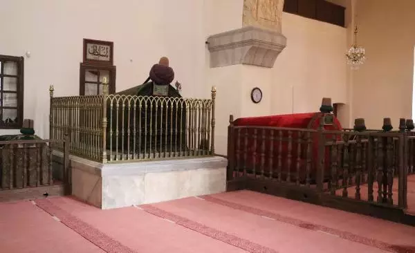 HAYATINI KAYBEDEN İNGİLTERE PRENSİ'NİN BABASI, TÜRBEYE ÇİZMELERİYLE GİRMİŞ HAYATINI KAYBEDEN İNGİLTERE PRENSİ'NİN BABASI, TÜRBEYE ÇİZMELERİYLE GİRMİŞ