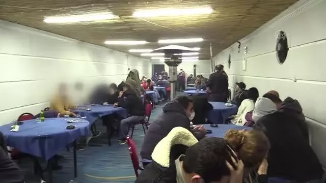 Hayvan çiftliğinde tombala oynayan 62 kişiye işlem yapıldı Hayvan çiftliğinde tombala oynayan 62 kişiye işlem yapıldı