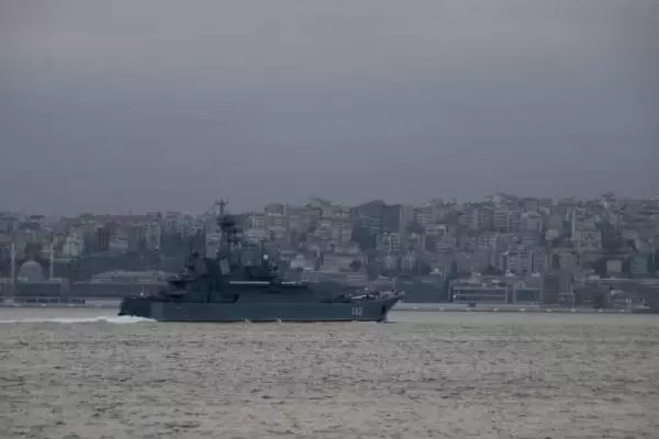 İstanbul Boğazı'nda Rus savaş gemisi hareketliliği! 2 gün içinde 4 gemi geçti İstanbul Boğazı'nda Rus savaş gemisi hareketliliği! 2 gün içinde 4 gemi geçti