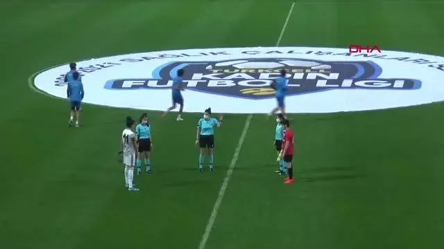 Turkcell Kadın Futbol Ligi Sağlık Çalışanları Sezonu başladı (2) Turkcell Kadın Futbol Ligi Sağlık Çalışanları Sezonu başladı (2)