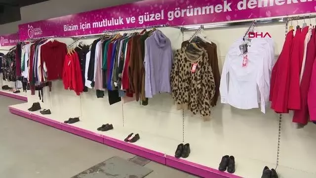 İSTANBUL,BEYOĞLU'NDA YARDIM KOLİLERİ BELEDİYE EKİPLERİ TARAFINDAN KAPI KAPI DAĞITILDI İSTANBUL,BEYOĞLU'NDA YARDIM KOLİLERİ BELEDİYE EKİPLERİ TARAFINDAN KAPI KAPI DAĞITILDI