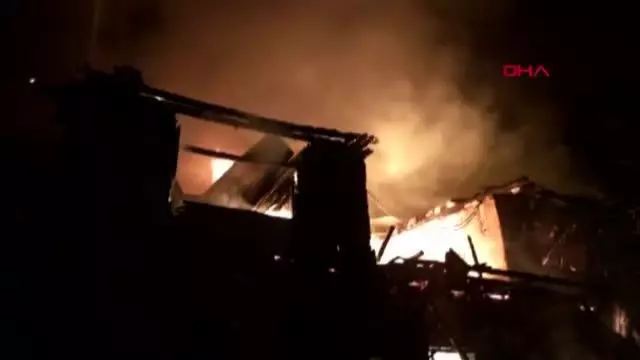 KARAMAN ERMENEK'TE 5 EV YANDI - KARAMAN ERMENEK'TE 5 EV YANDI -