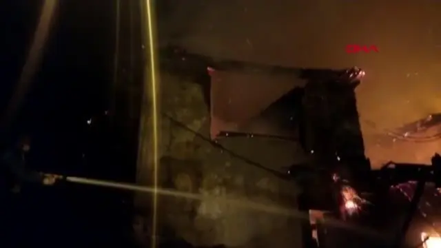 KARAMAN ERMENEK'TE 5 EV YANDI - KARAMAN ERMENEK'TE 5 EV YANDI -