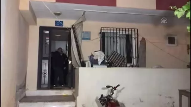 Kendisine kesici aletle zarar veren kişi, hastaneye kaldırıldı Kendisine kesici aletle zarar veren kişi, hastaneye kaldırıldı