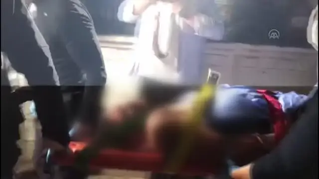 Kendisine kesici aletle zarar veren kişi, hastaneye kaldırıldı Kendisine kesici aletle zarar veren kişi, hastaneye kaldırıldı