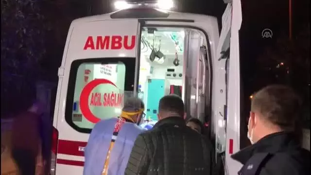 Kendisine kesici aletle zarar veren kişi, hastaneye kaldırıldı Kendisine kesici aletle zarar veren kişi, hastaneye kaldırıldı