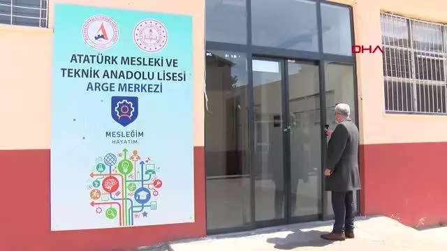 Meslek lisesinde yüzde yüz doğal dezenfektan üretildi Meslek lisesinde yüzde yüz doğal dezenfektan üretildi