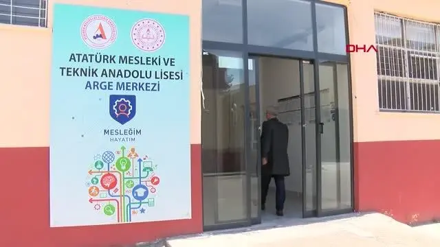 Meslek lisesinde yüzde yüz doğal dezenfektan üretildi Meslek lisesinde yüzde yüz doğal dezenfektan üretildi