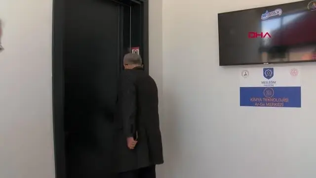 Meslek lisesinde yüzde yüz doğal dezenfektan üretildi Meslek lisesinde yüzde yüz doğal dezenfektan üretildi