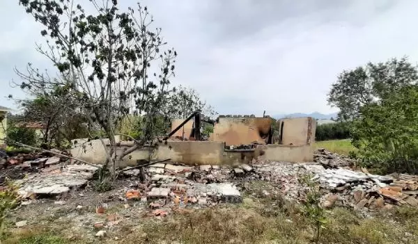 Kızını ziyaretteyken, evi yandı Kızını ziyaretteyken, evi yandı
