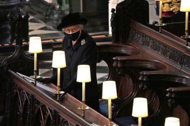 Kraliyet Prens Philip'i son yolculuğuna uğurladı! İşte törenden dikkat çeken detaylar Kraliyet Prens Philip'i son yolculuğuna uğurladı! İşte törenden dikkat çeken detaylar