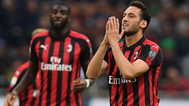 National football player Hakan Çalhanoğlu turned out to have an agreement with PSG