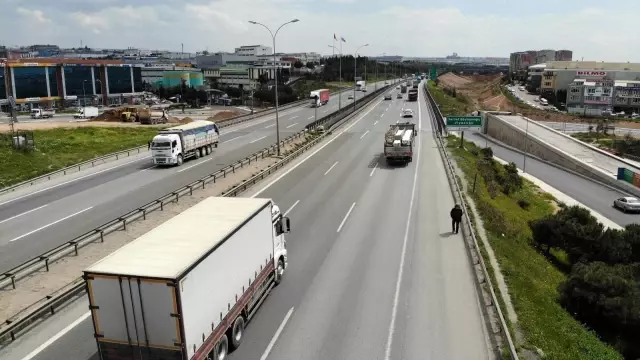 Nafaka mağduru Kastamonulu Mustafa'nın çağrısı yankı buldu! Eyleme bir kişi daha katıldı Nafaka mağduru Kastamonulu Mustafa'nın çağrısı yankı buldu! Eyleme bir kişi daha katıldı