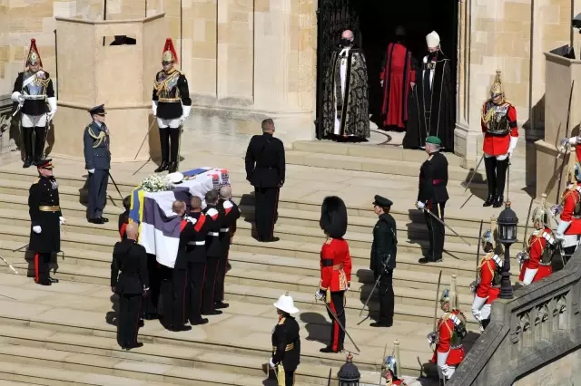 Prens Philip son yolculuğuna uğurlandı
