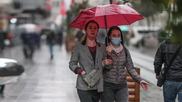 İstanbullular şemsiyeleri hazırlayın! Pazartesi sağanak yağış geliyor İstanbullular şemsiyeleri hazırlayın! Pazartesi sağanak yağış geliyor
