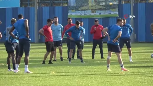 Samet Aybaba: 'Takım, şehirle gönül bağını kurdu' Samet Aybaba: 'Takım, şehirle gönül bağını kurdu'